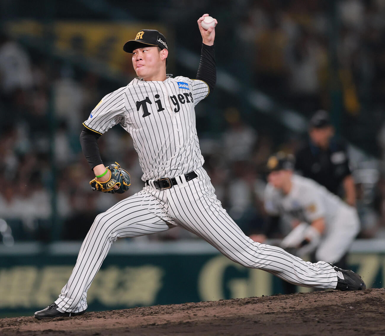 阪神対巨人　8回表に登板する阪神及川雅貴（撮影・上山淳一）