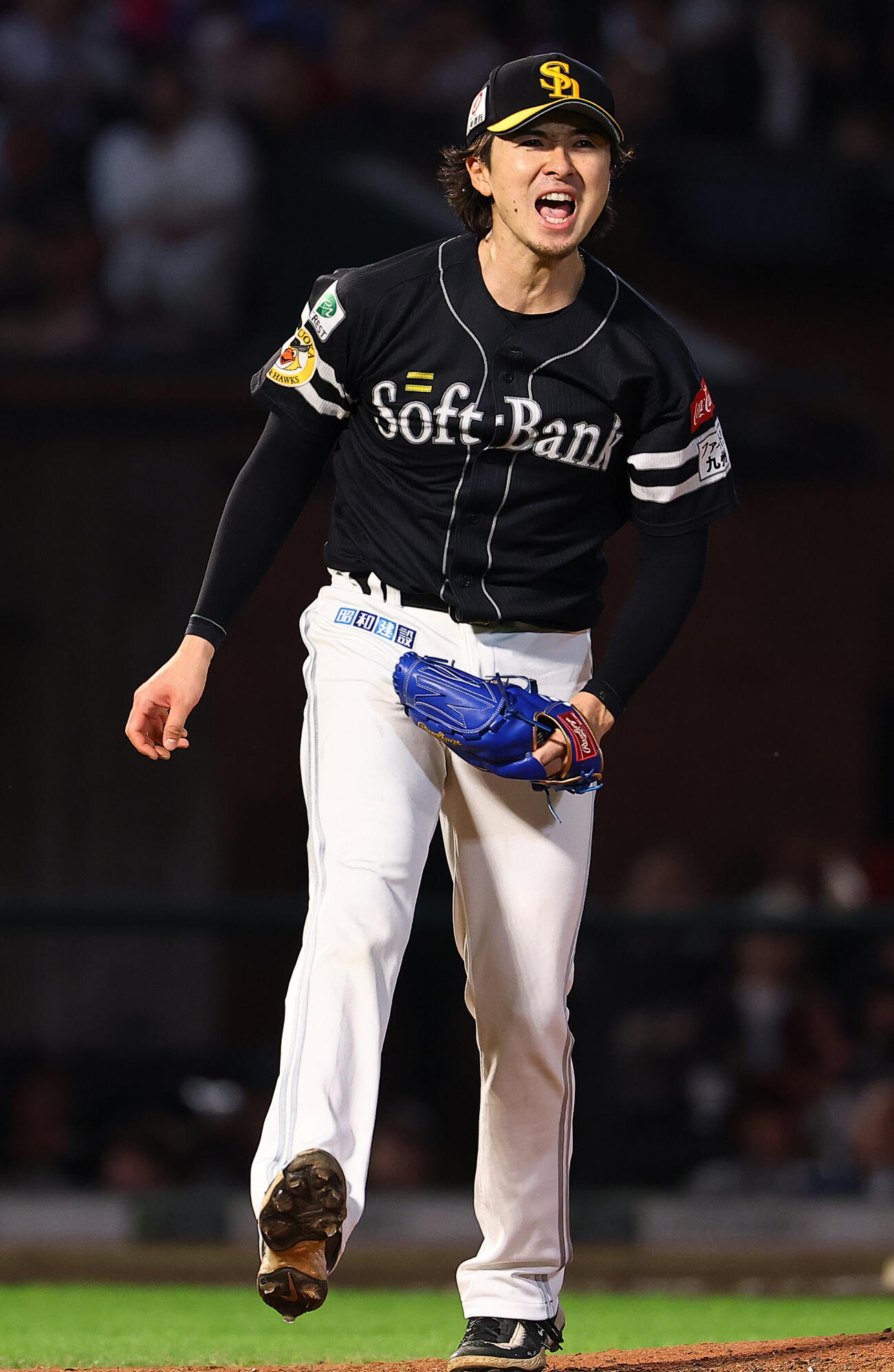 楽天対ソフトバンク　7回裏楽天2死二、三塁、小深田大翔を空振り三振に仕留めほえる上沢直之（撮影・野上伸悟）