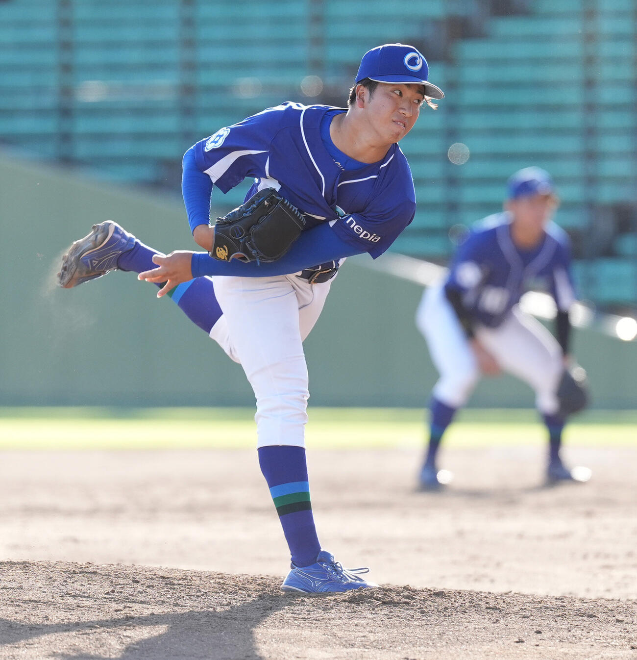 ヤマハ対王子　8回表、登板する王子樋口新（撮影・森本幸一）