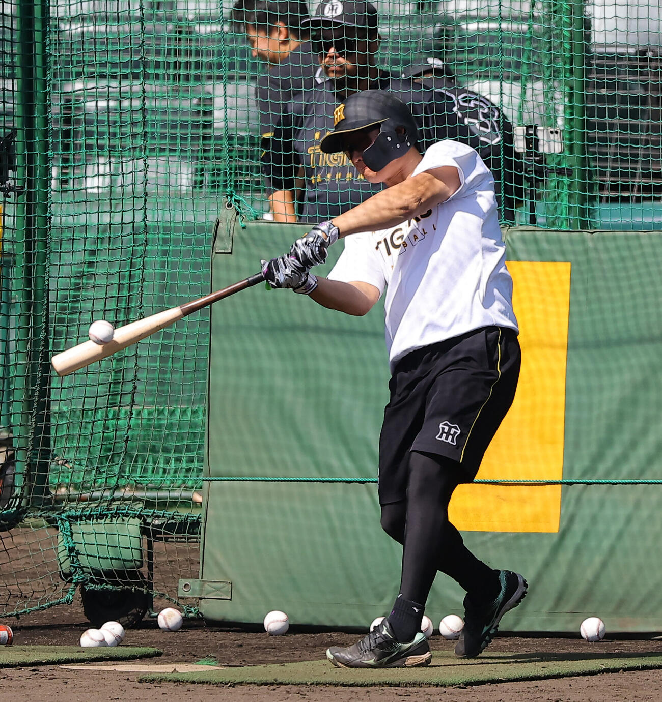 フリー打撃練習をする森下翔太（撮影・上田博志）
