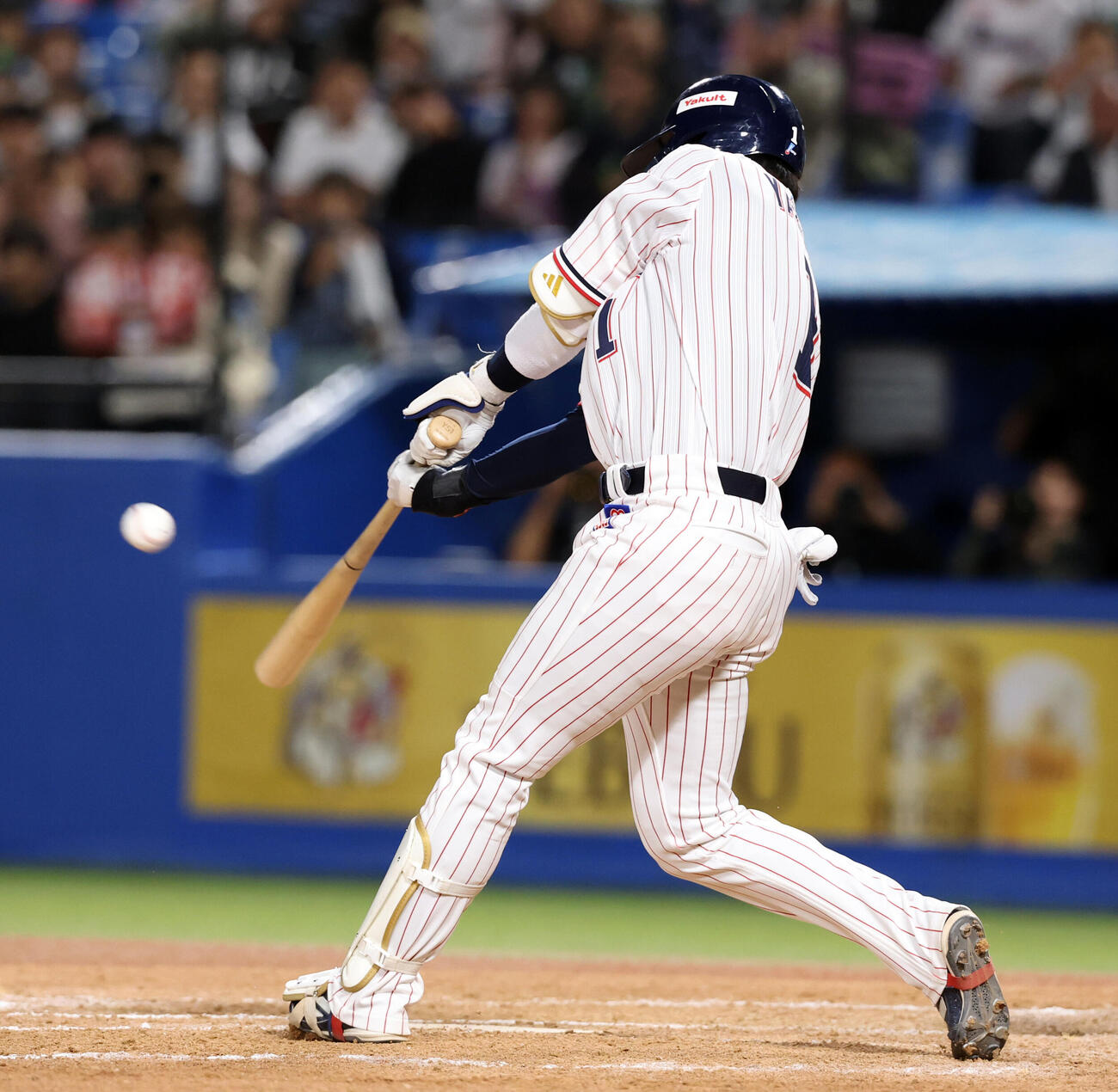 ヤクルト対巨人　8回裏ヤクルト1死一、ニ塁、山田哲人は2点適時二塁打を放つ（撮影・浅見桂子）