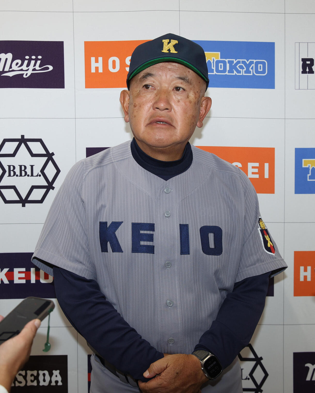 法大対慶大　勝利した慶大・堀井哲也監督は会見する（撮影・柴田隆二）