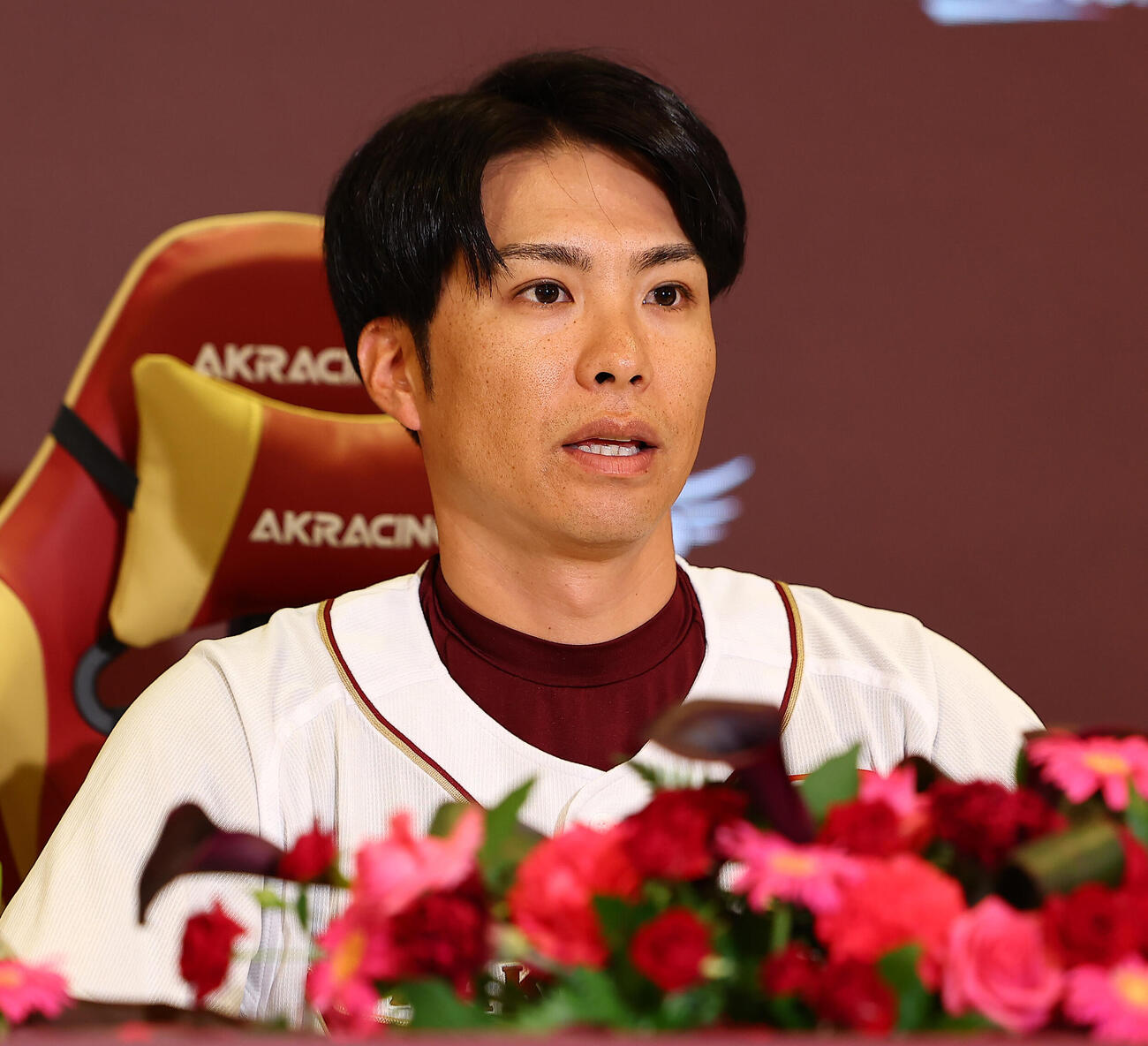 楽天対オリックス　引退会見を行う楽天辛島航（撮影・野上伸悟）