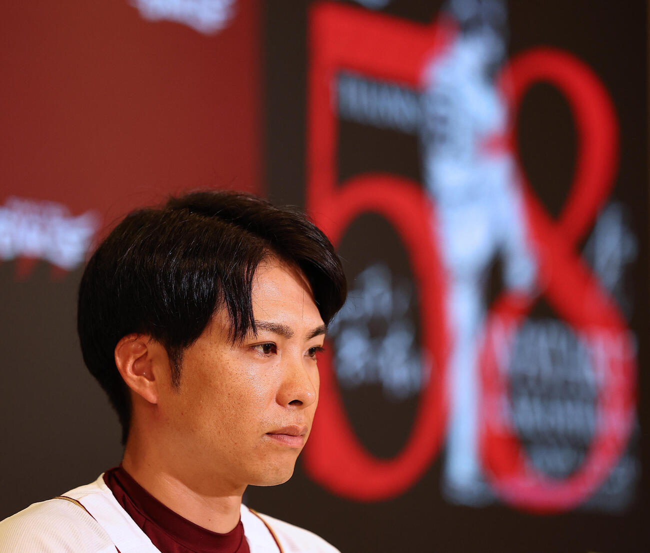 楽天対オリックス　引退会見を行う楽天辛島航（撮影・野上伸悟）