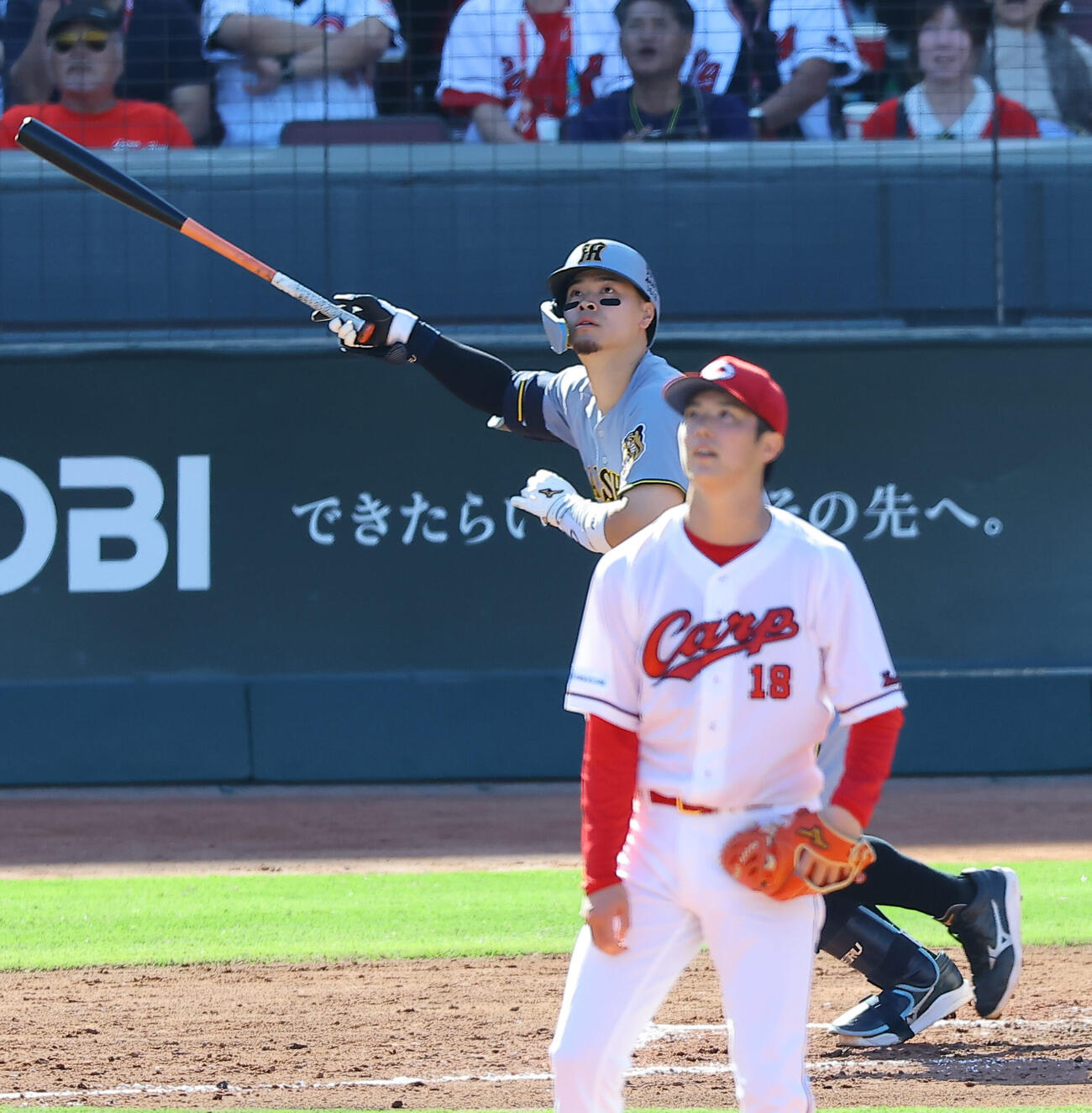 広島対阪神　3回表阪神2死一、二塁、佐藤輝明は勝ち越し3点本塁打を放つ（撮影・上田博志）