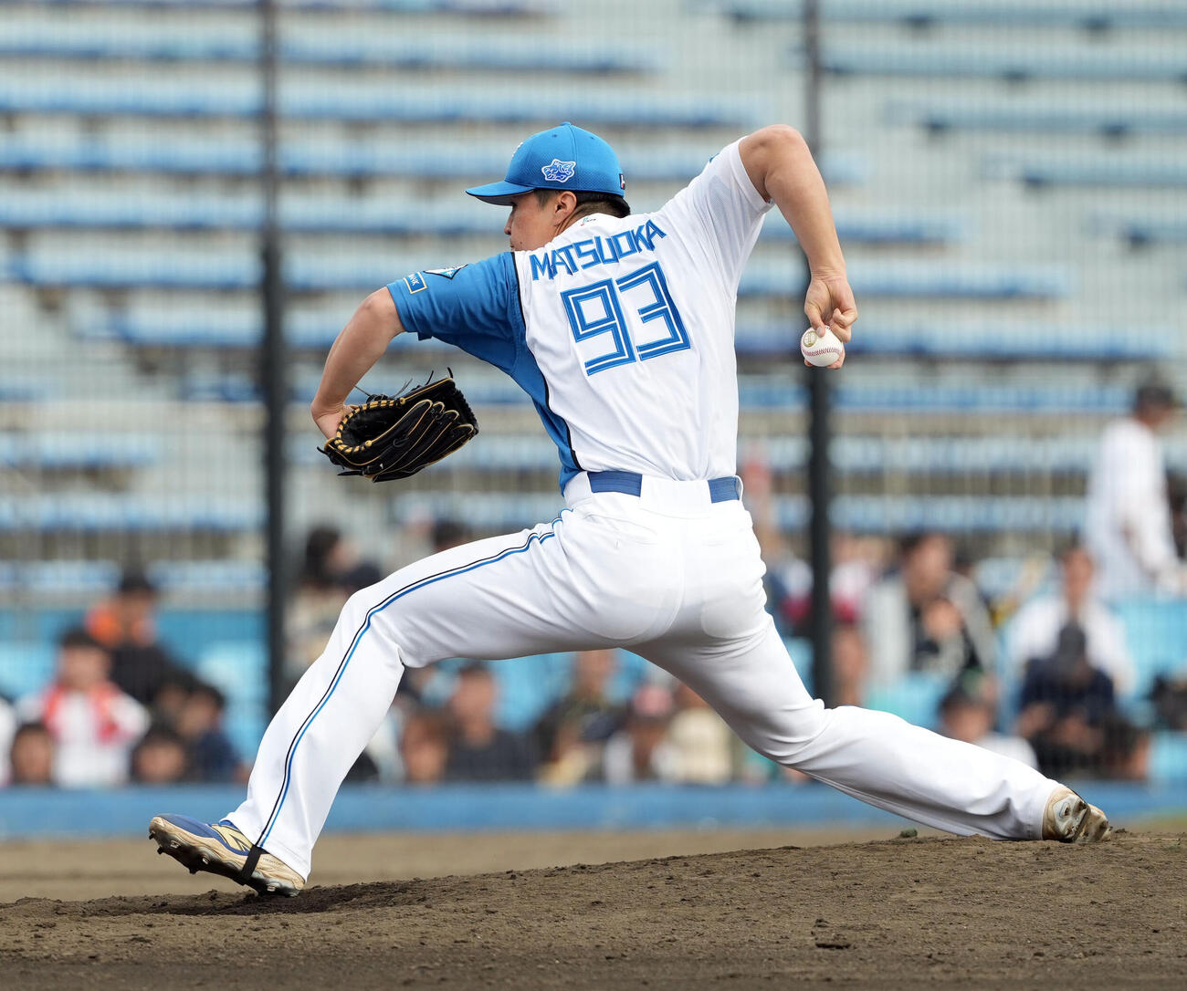日本ハム対ソフトバンク　9回途中からマウンドに上がった日本ハム松岡洸希（撮影・たえ見朱実）