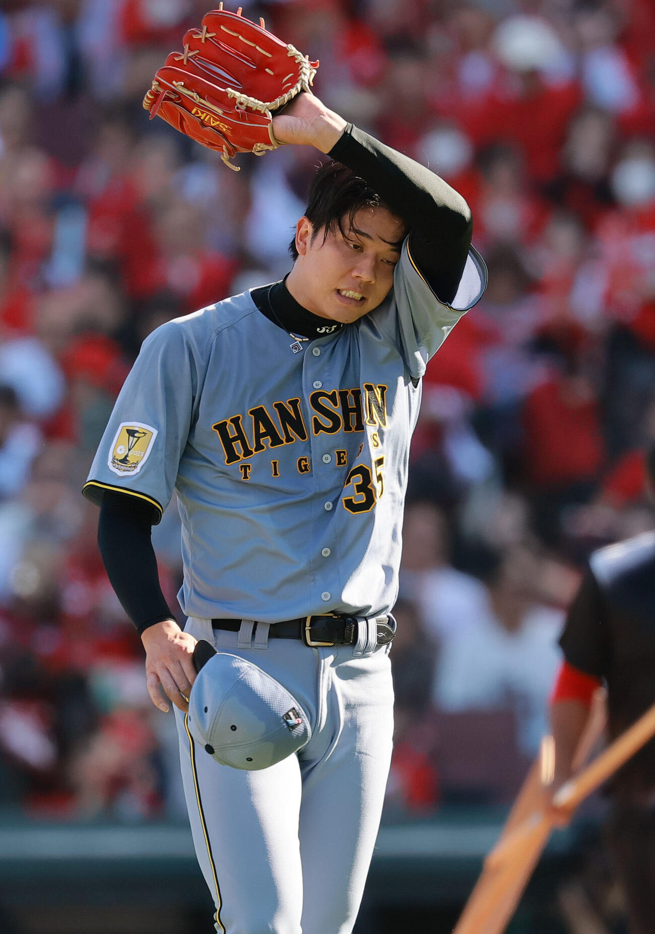 広島対阪神　3回裏、末包昇大に同点3点本塁打を浴びた才木浩人（撮影・上山淳一）