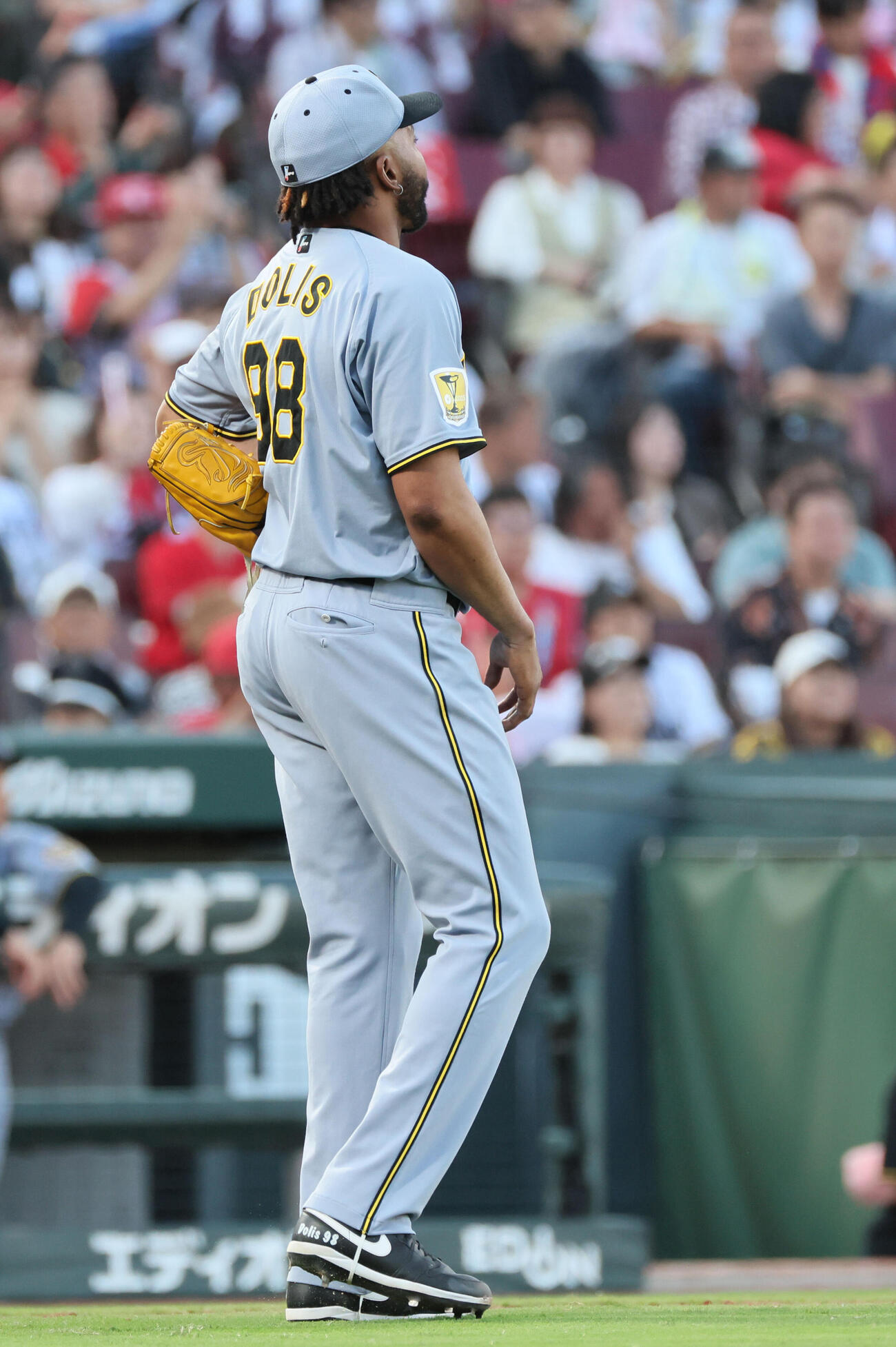 広島対阪神　8回裏広島1死三塁、中村奨成に勝ち越しの適時打を浴びたラファエル・ドリス（撮影・加藤孝規）