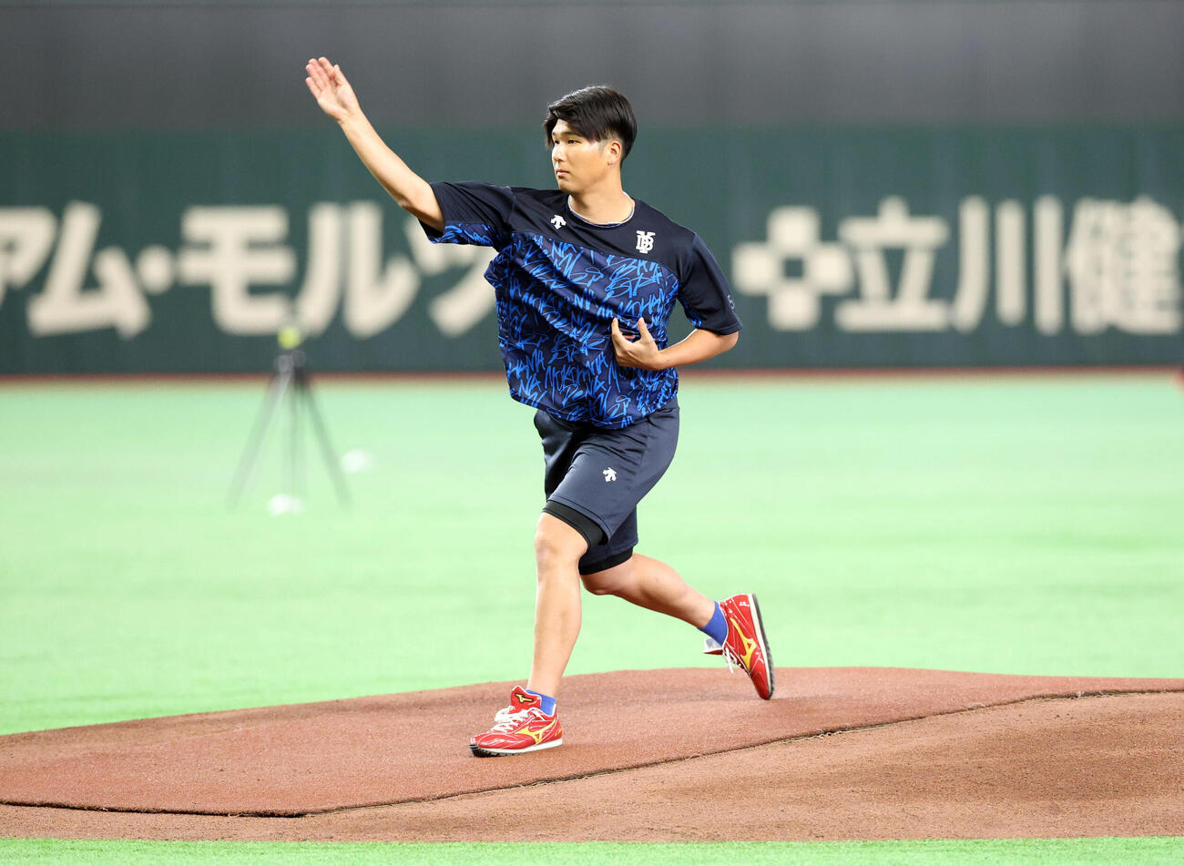 巨人対DeNA　マウンドで投球動作するDeNA島田舜也（撮影・浅見桂子）