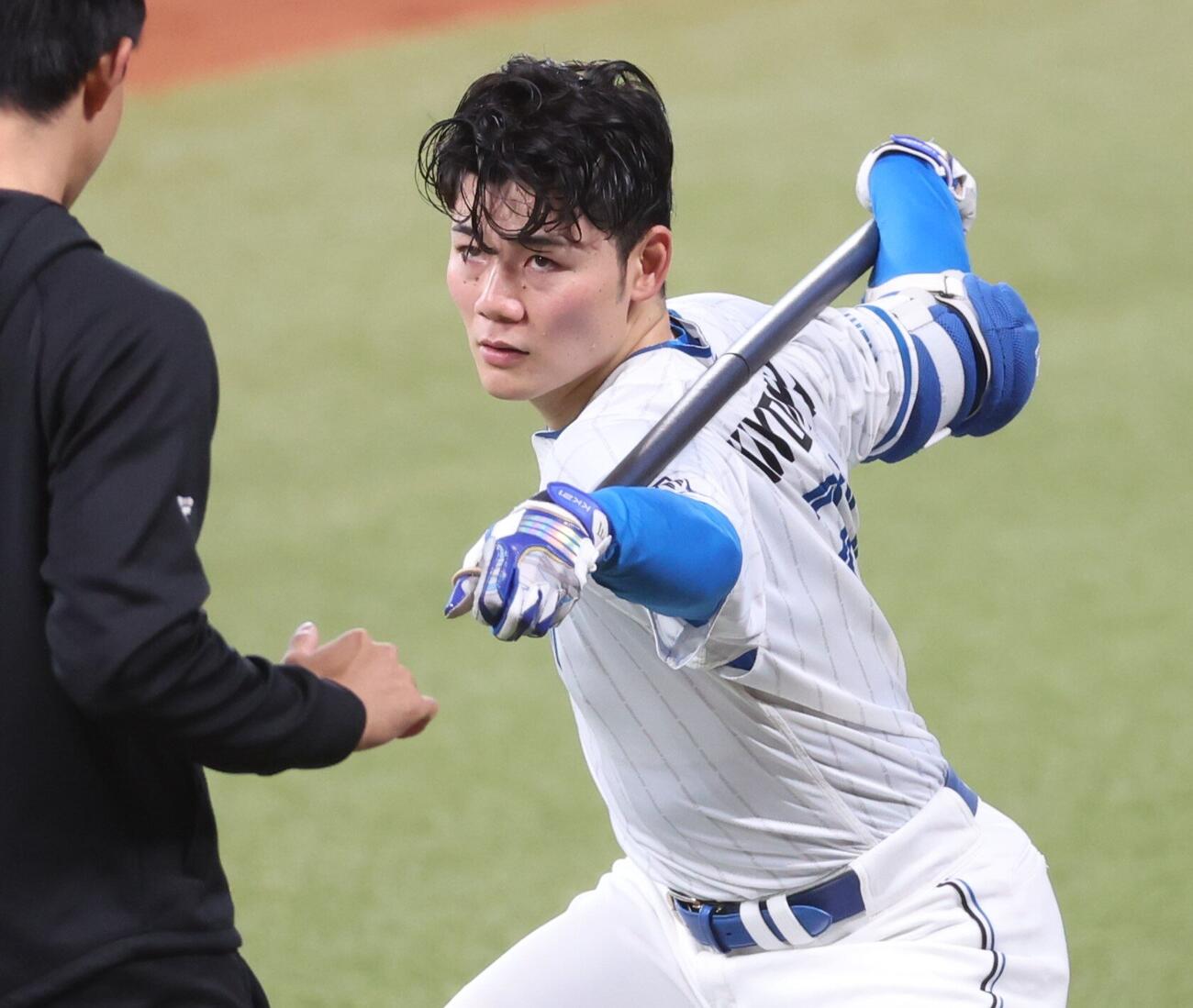 フィジカルトレーニングする日本ハム清宮幸太郎..（撮影・黒川智章）