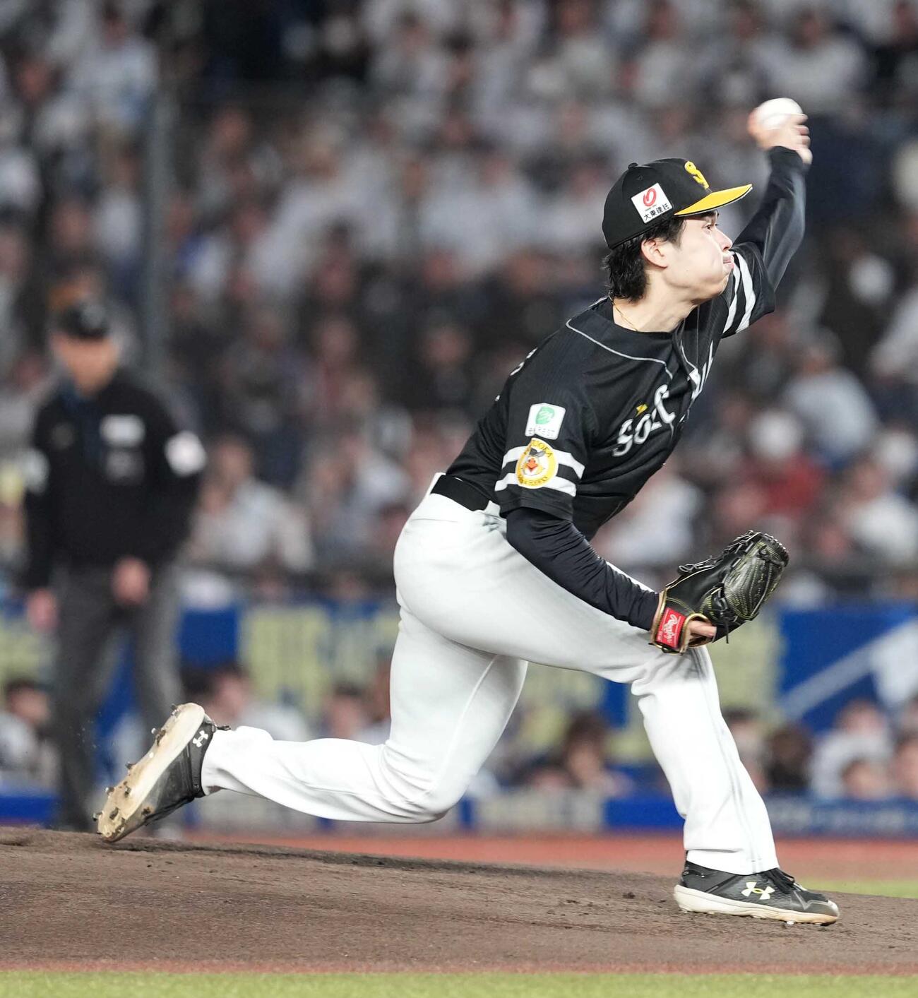 ロッテ対ソフトバンク　ソフトバンク先発の松本晴（撮影・小沢裕）