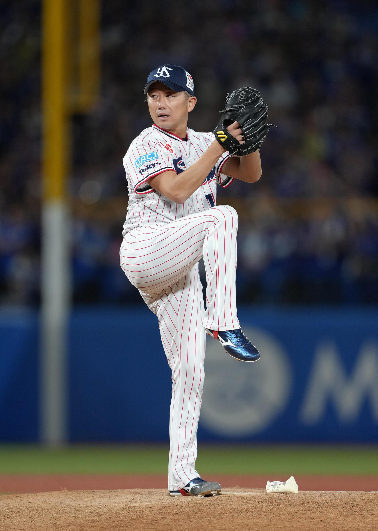 ヤクルト対中日　引退試合のマウンドに上がるヤクルト石川雅規（撮影・足立雅史）