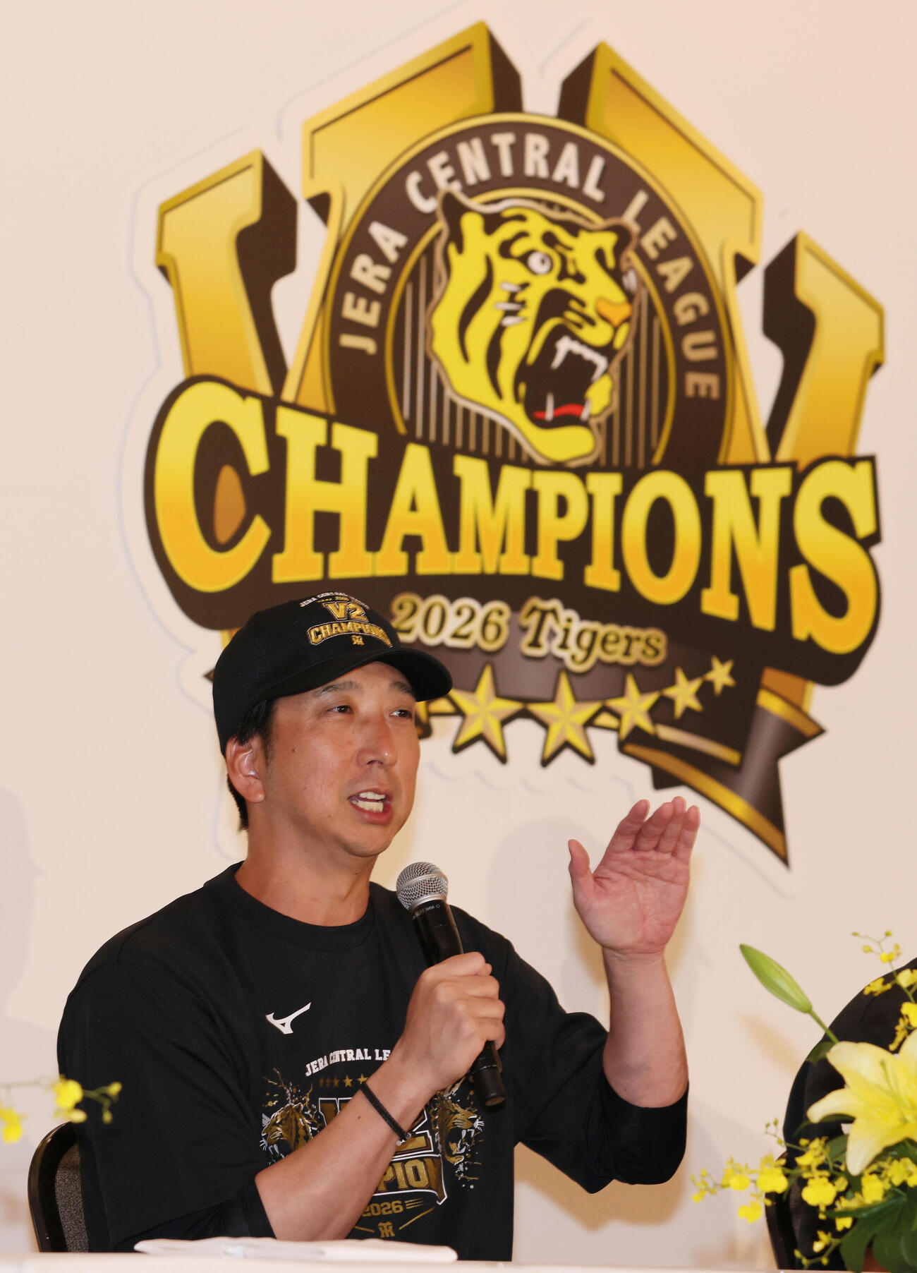 セリーグ優勝を決め会見する阪神藤川球児監督（撮影・加藤孝規）