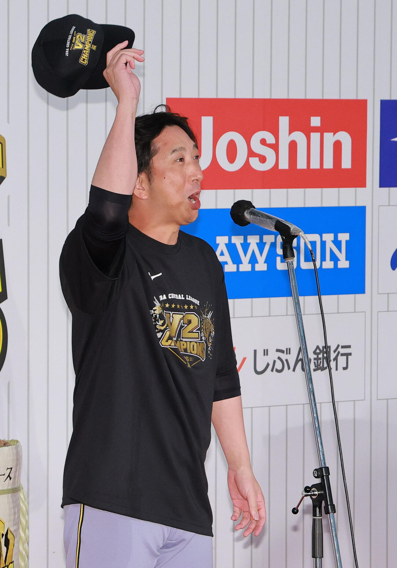 祝勝会で話をする藤川球児監督（撮影・上山淳一）