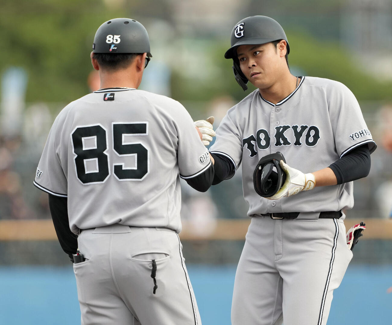 日本ハム対巨人　5回表巨人1死満塁、2点適時打を放った中山礼都（撮影・たえ見朱実）