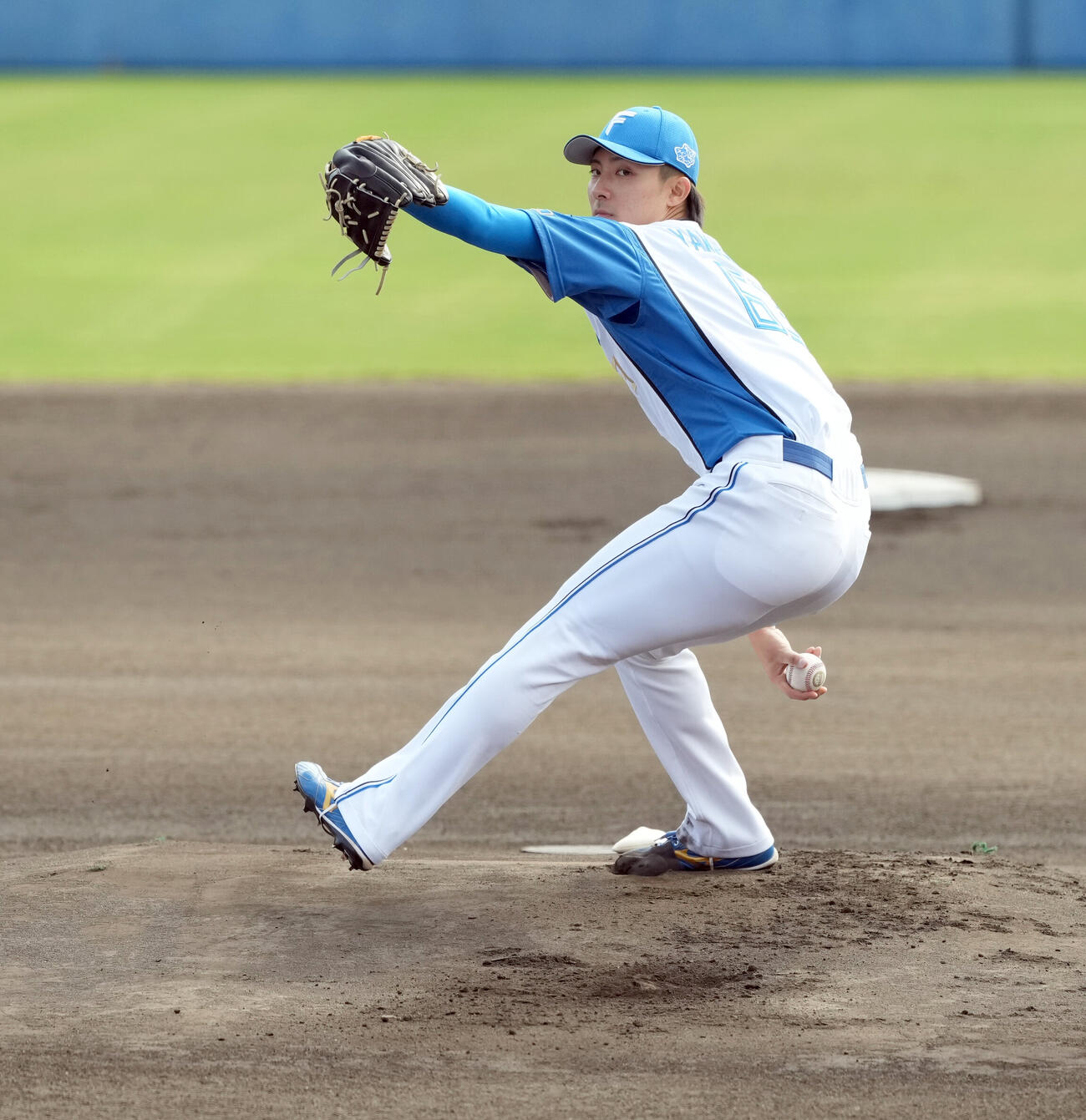 日本ハム対巨人　日本ハムの先発山城航太郎（撮影・たえ見朱実）