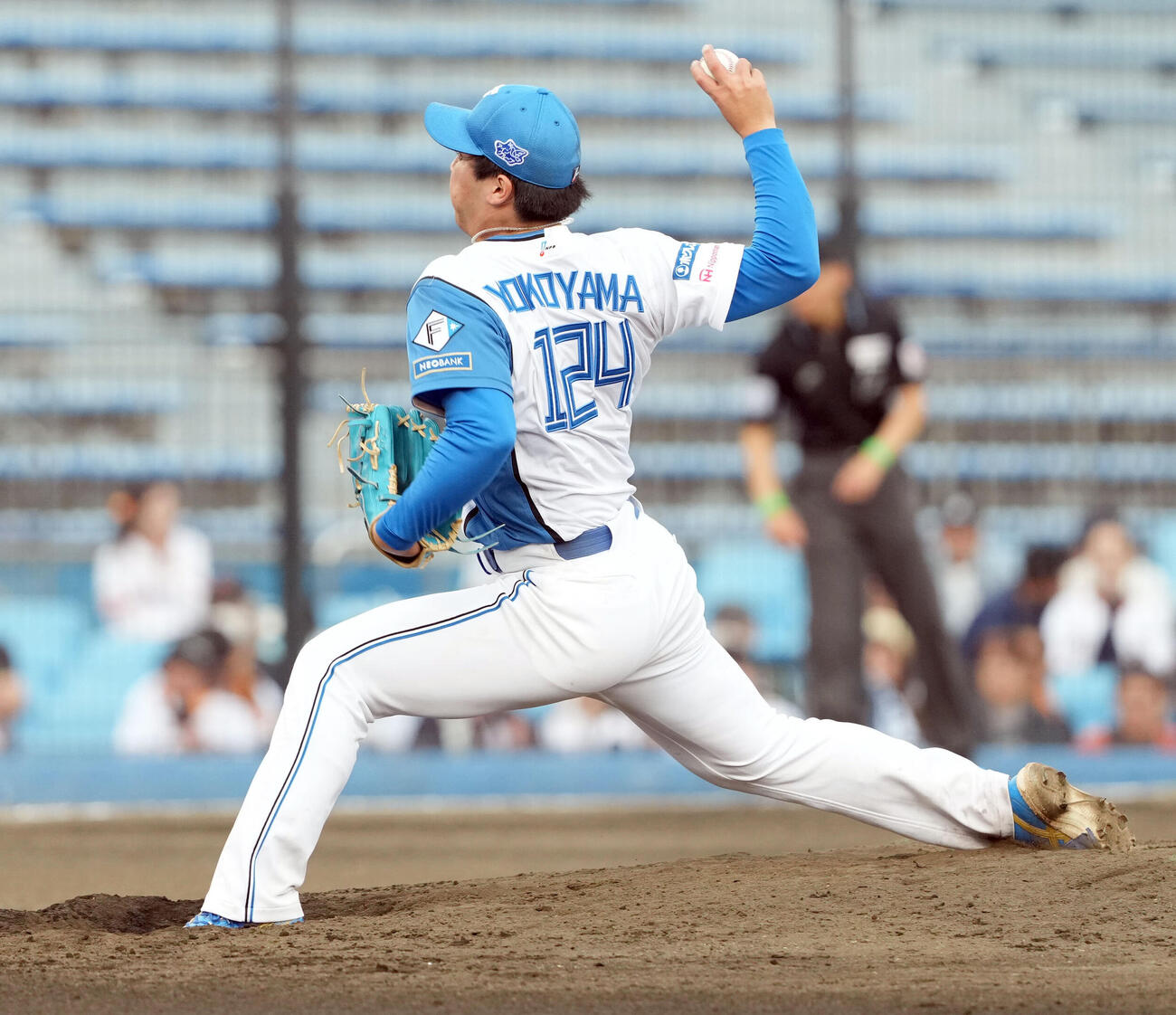 日本ハム対巨人　6回からマウンドに上がった日本ハム横山永遠（撮影・たえ見朱実）