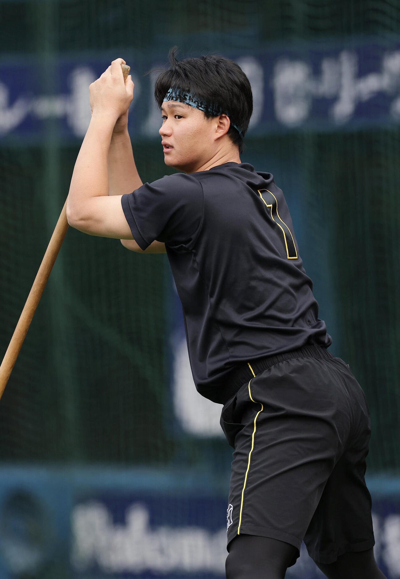 DeNA対阪神　試合前練習に臨む阪神森下翔太（撮影・前田充）