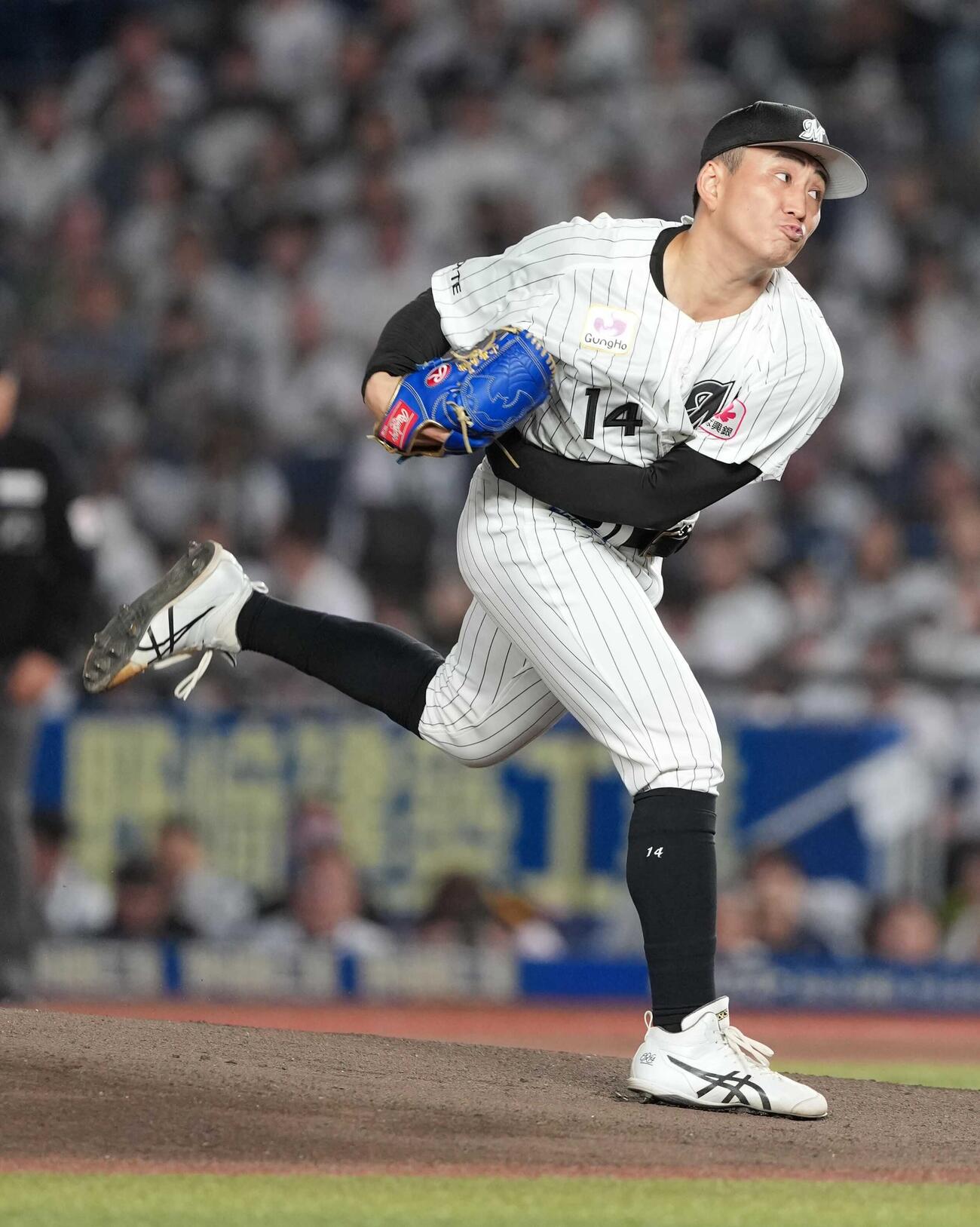 ロッテ対楽天　ロッテ先発の小島和哉（撮影・小沢裕）