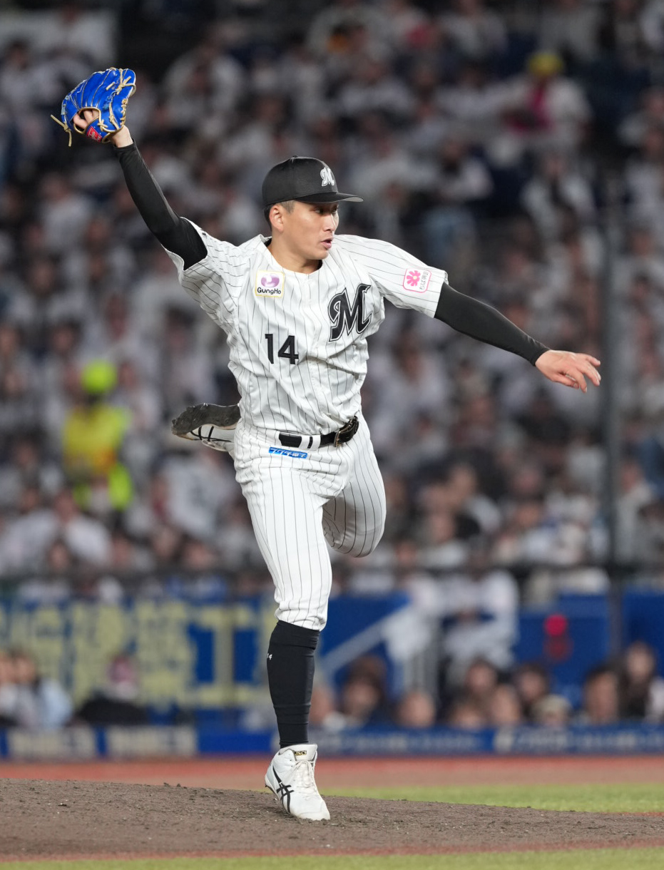 ロッテ対楽天　ロッテ先発の小島和哉（撮影・小沢裕）