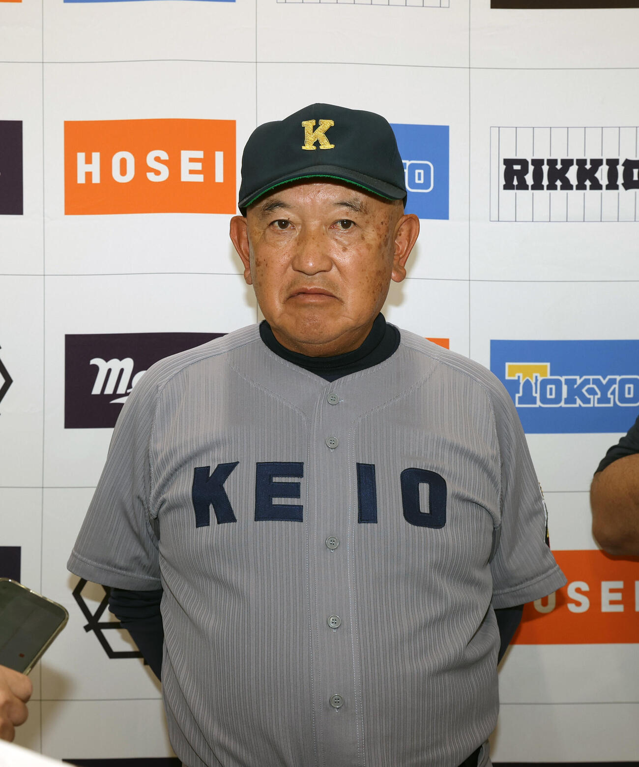 法大対慶大　勝利し会見する慶大・堀井哲也監督（撮影・柴田隆二）