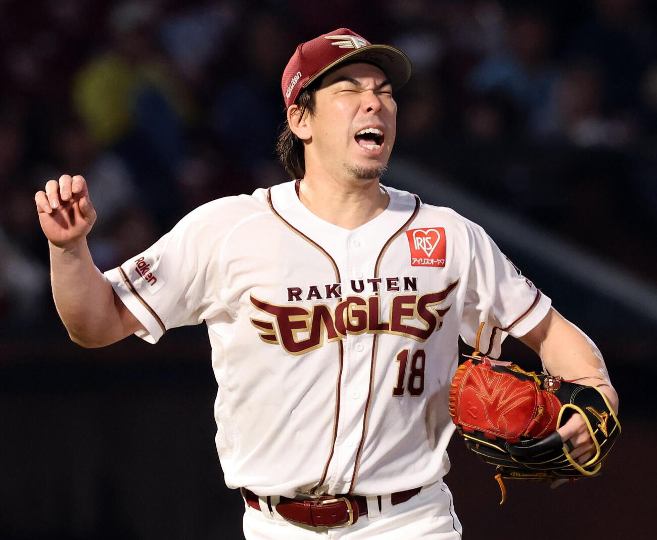 楽天対ソフトバンク　6回表ソフトバンクの攻撃で、気合の投球を続ける前田健太（撮影・浅見桂子）