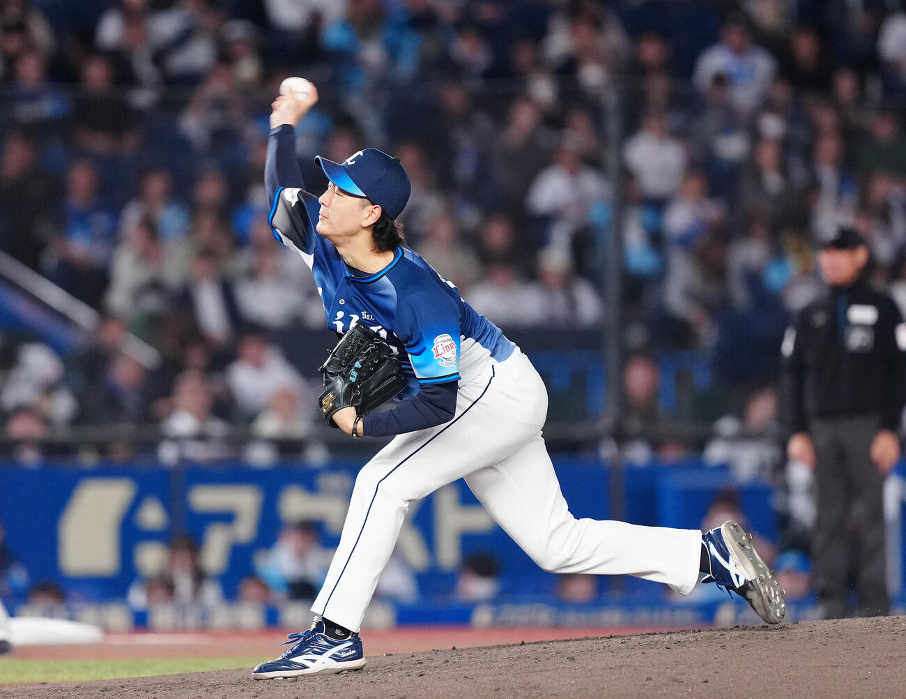 ロッテ対西武　7回裏から2番手で登板した西武篠原響（撮影・鈴木みどり）