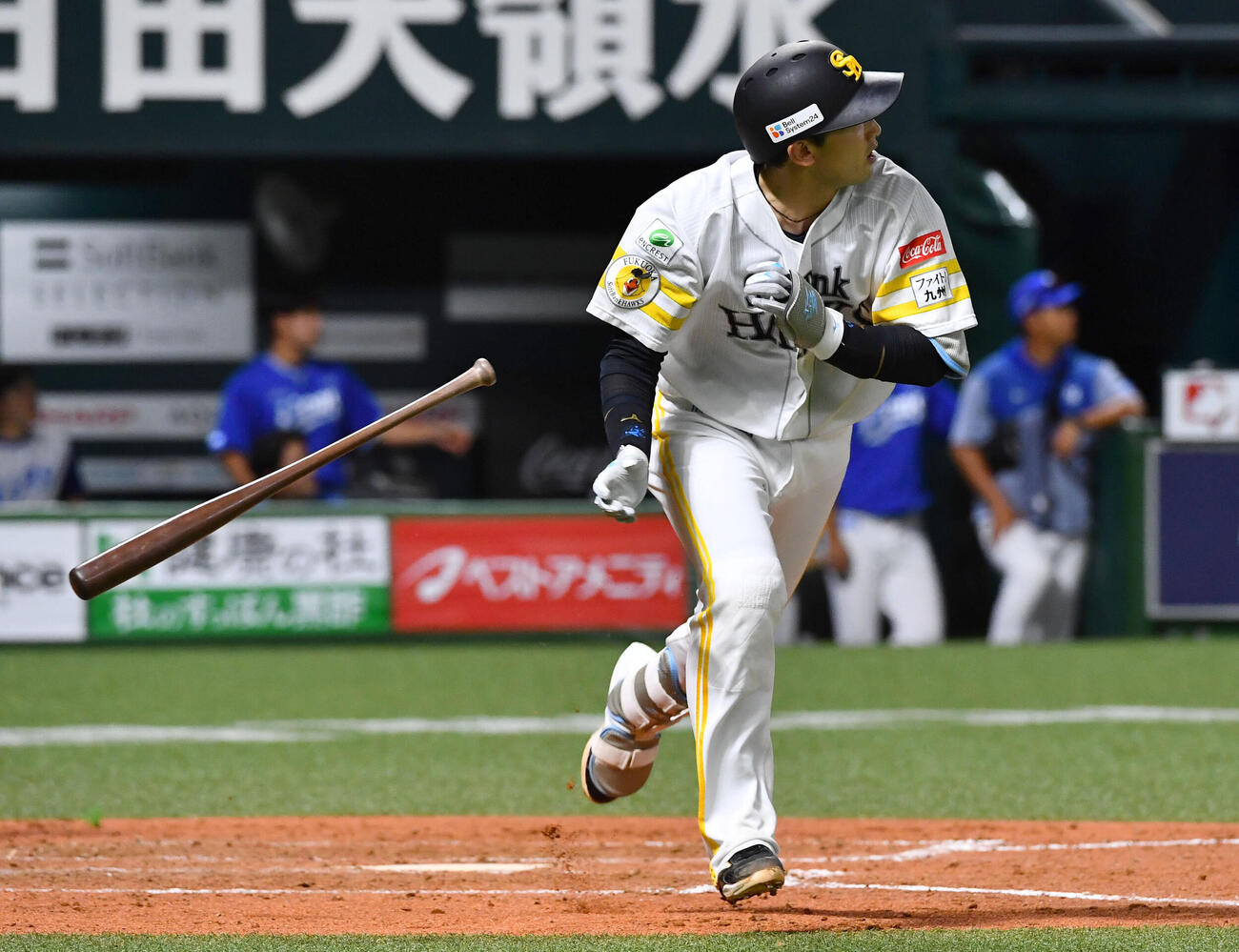 ソフトバンク3軍対韓国サムスン　5回裏ソフトバンク無死、山本祐大は左越え本塁打を放つ（撮影・岩下翔太）