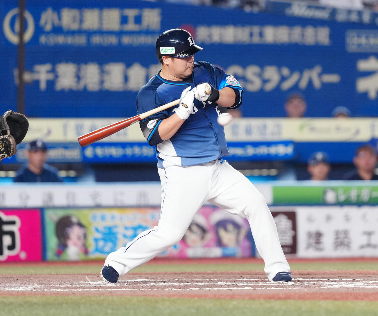 ロッテ対西武　8回表西武1死満塁、押し出し四球を選ぶ代打中村剛也（撮影・鈴木みどり）