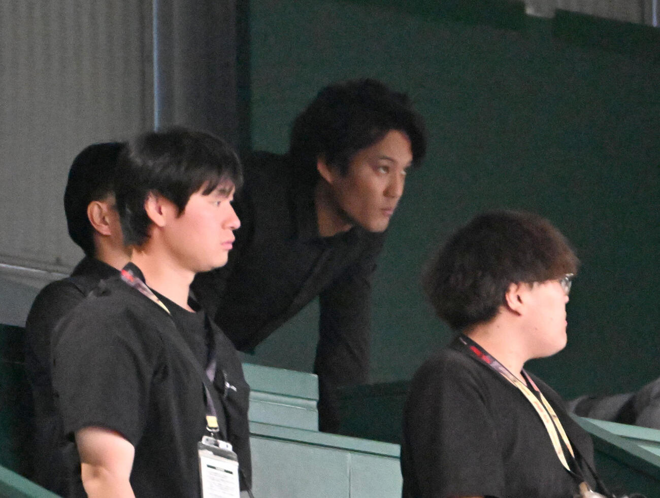 阪神岩貞祐太の引退セレモニーに駆けつけた藤浪晋太郎（撮影・石井愛子）