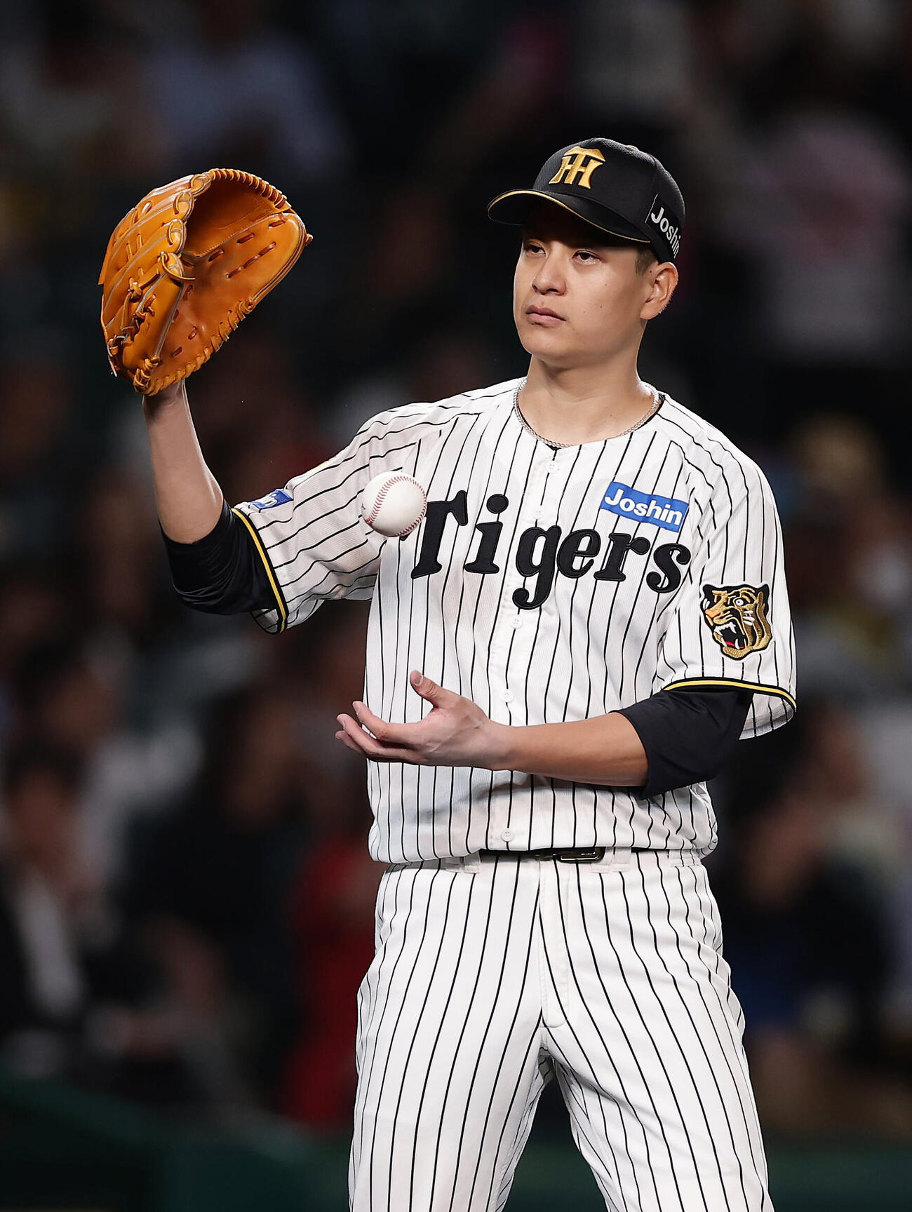 阪神対広島　6回表広島2死一、二塁、坂倉将吾に適時打を許した大竹耕太郎（撮影・前田充）