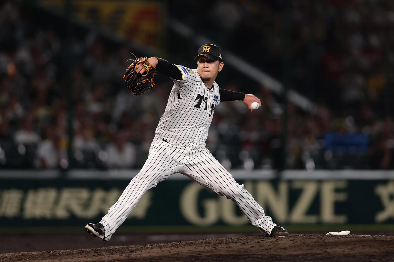 阪神対広島　7回表、阪神2番手で登板する岩貞祐太（撮影・前田充）