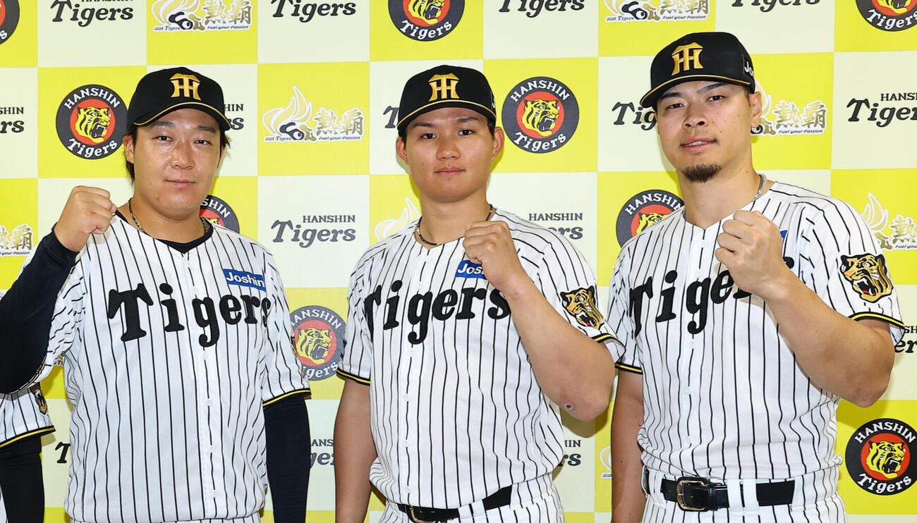左から大山悠輔、森下翔太、佐藤輝明（2026年7月5日撮影）