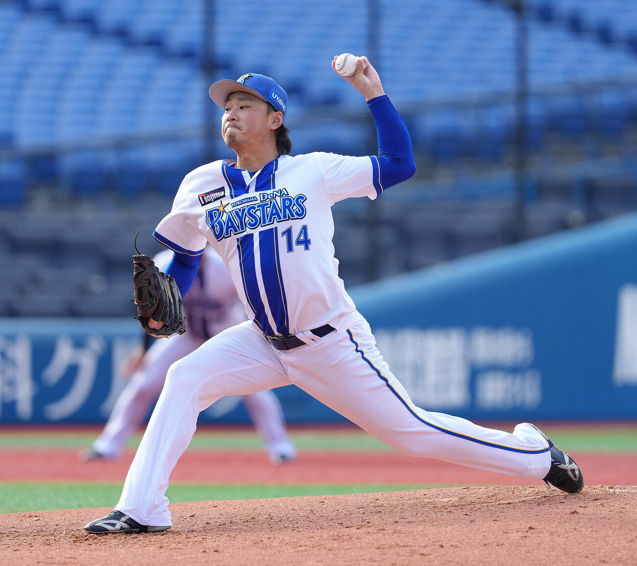 練習試合　DeNA対Honda 4回から登板したDeNA石田健大（撮影・足立雅史）