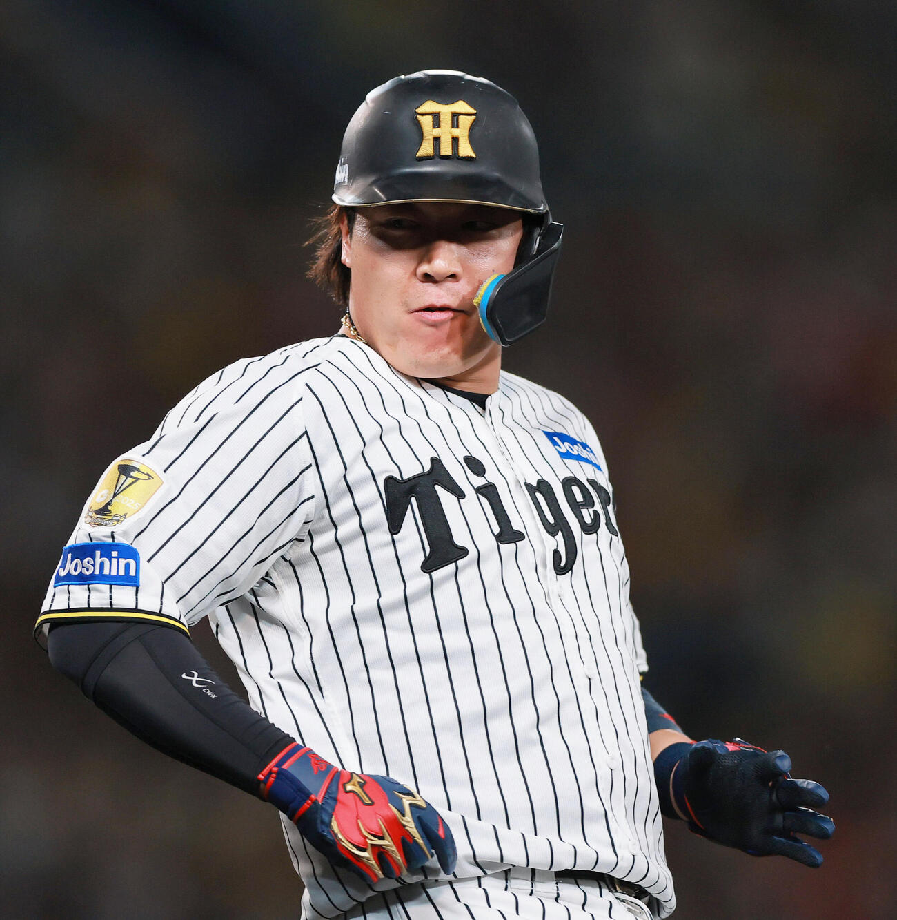 阪神対ヤクルト　6回裏阪神2死、大山悠輔は遊内野安打を放つ（撮影・上山淳一）
