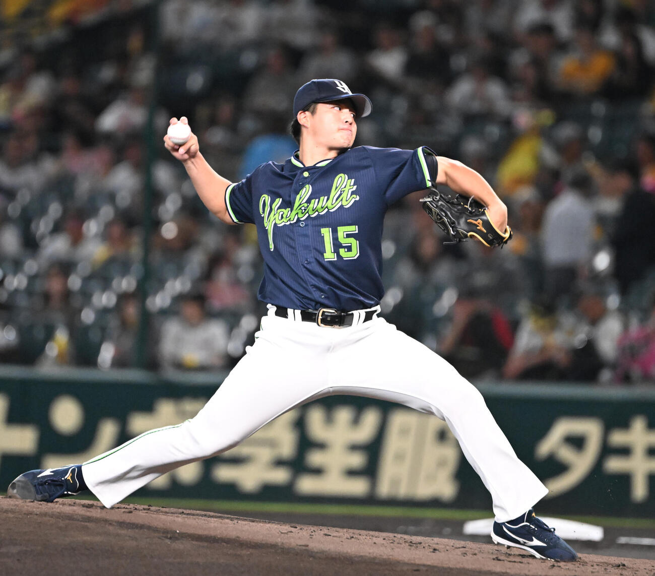 阪神対ヤクルト　先発するヤクルト中村優斗（撮影・和賀正仁）