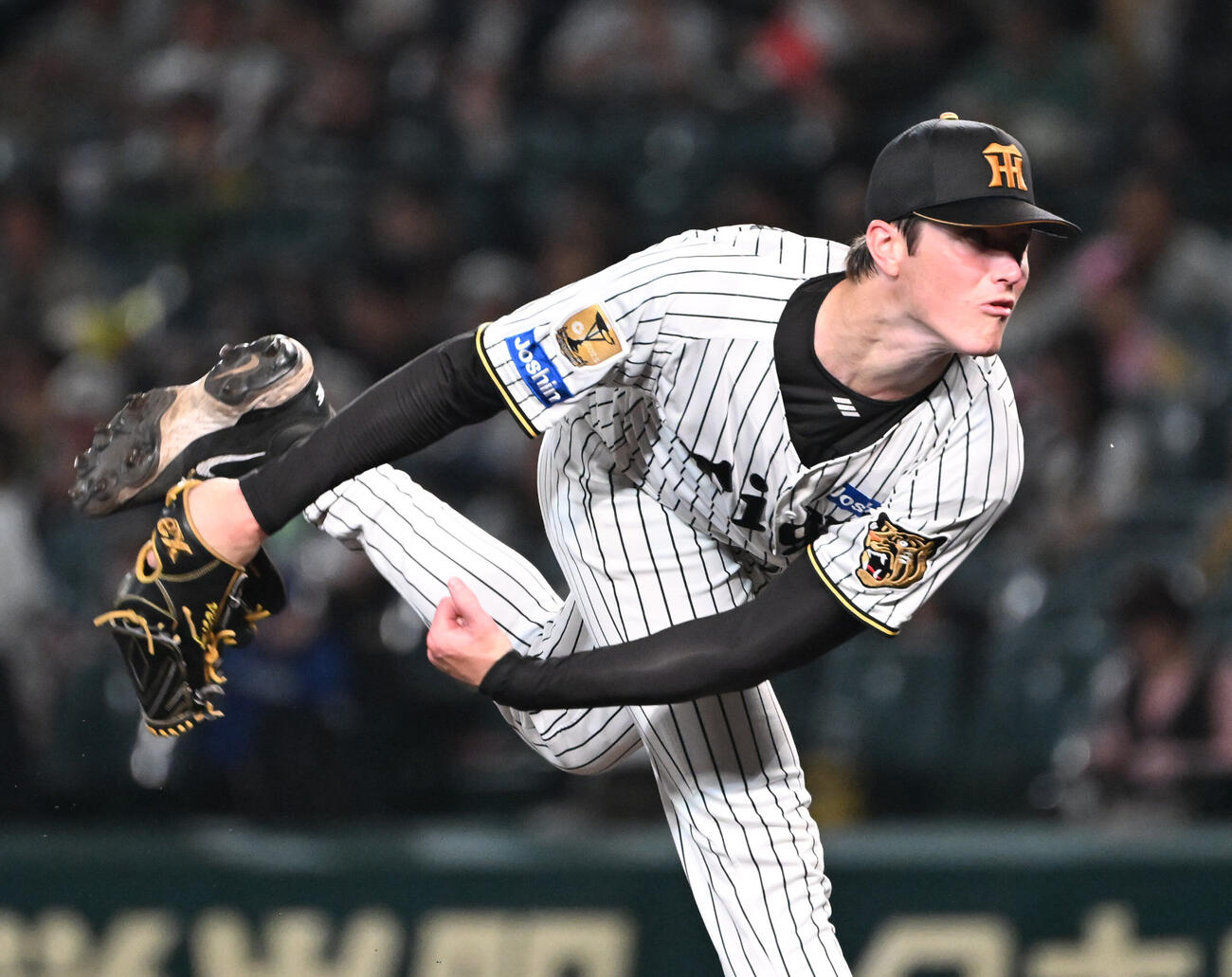 阪神対ヤクルト　先発する阪神ルーカス（撮影・和賀正仁）