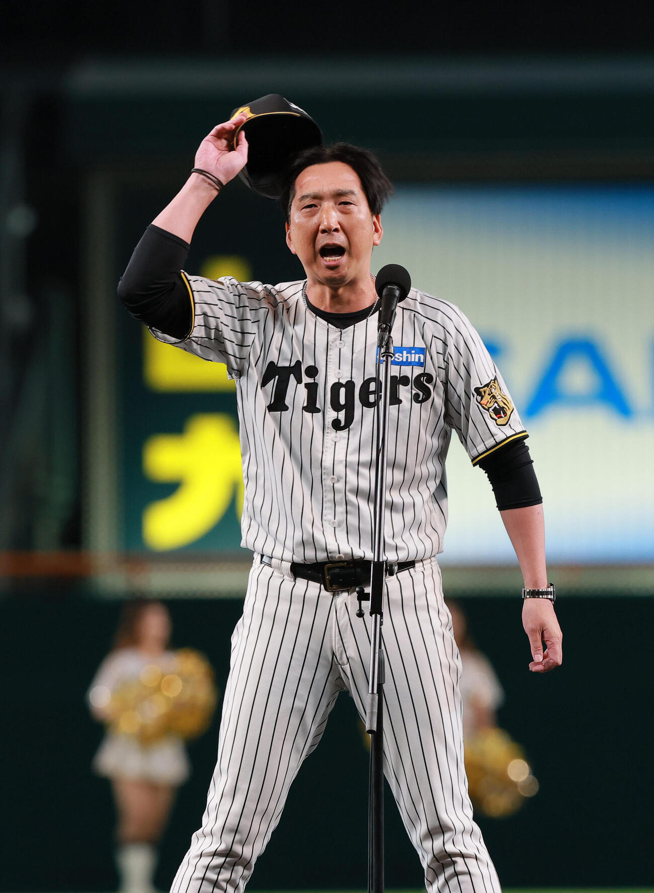 今季レギュラーシーズン最終戦を終えあいさつする阪神藤川球児監督（撮影・上山淳一）