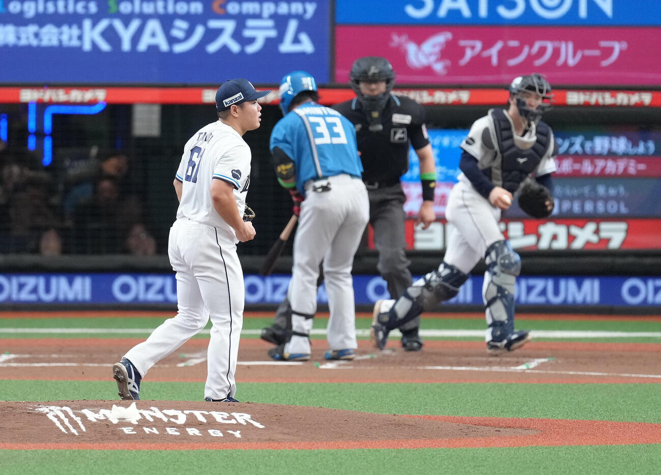 西武対日本ハム　2回表日本ハム2死二、三塁、進藤勇也を空振り三振に仕留めた平良海馬（撮影・足立雅史）
