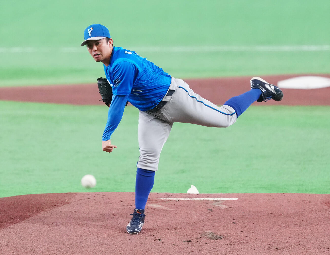 巨人対DeNA　先発し力投するDeNA東克樹（撮影・鈴木みどり）