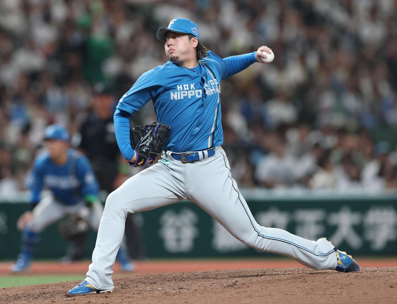 西武対日本ハム　8回に登板の堀瑞輝（撮影・黒川智章）