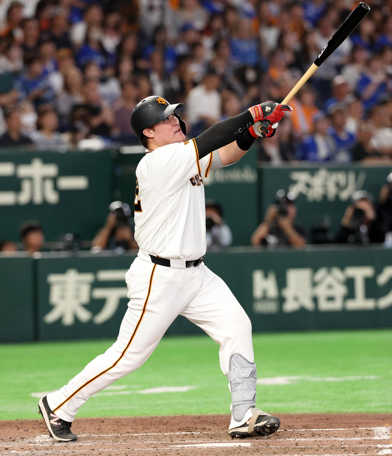 巨人対DeNA 5回裏巨人無死、砂川リチャードは本塁打を放ったかと思ったが、最終的にファウルに（撮影・浅見桂子）