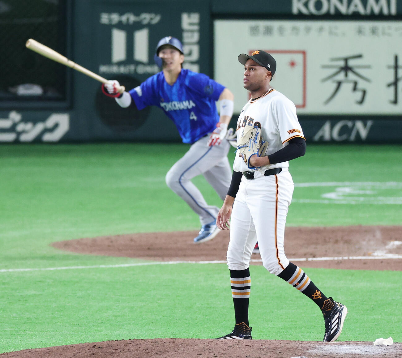 巨人対DeNA 9回表DeNA1死、度会隆輝に勝ち越し本塁打を浴びるライデル・マルティネス（撮影・宮地輝）