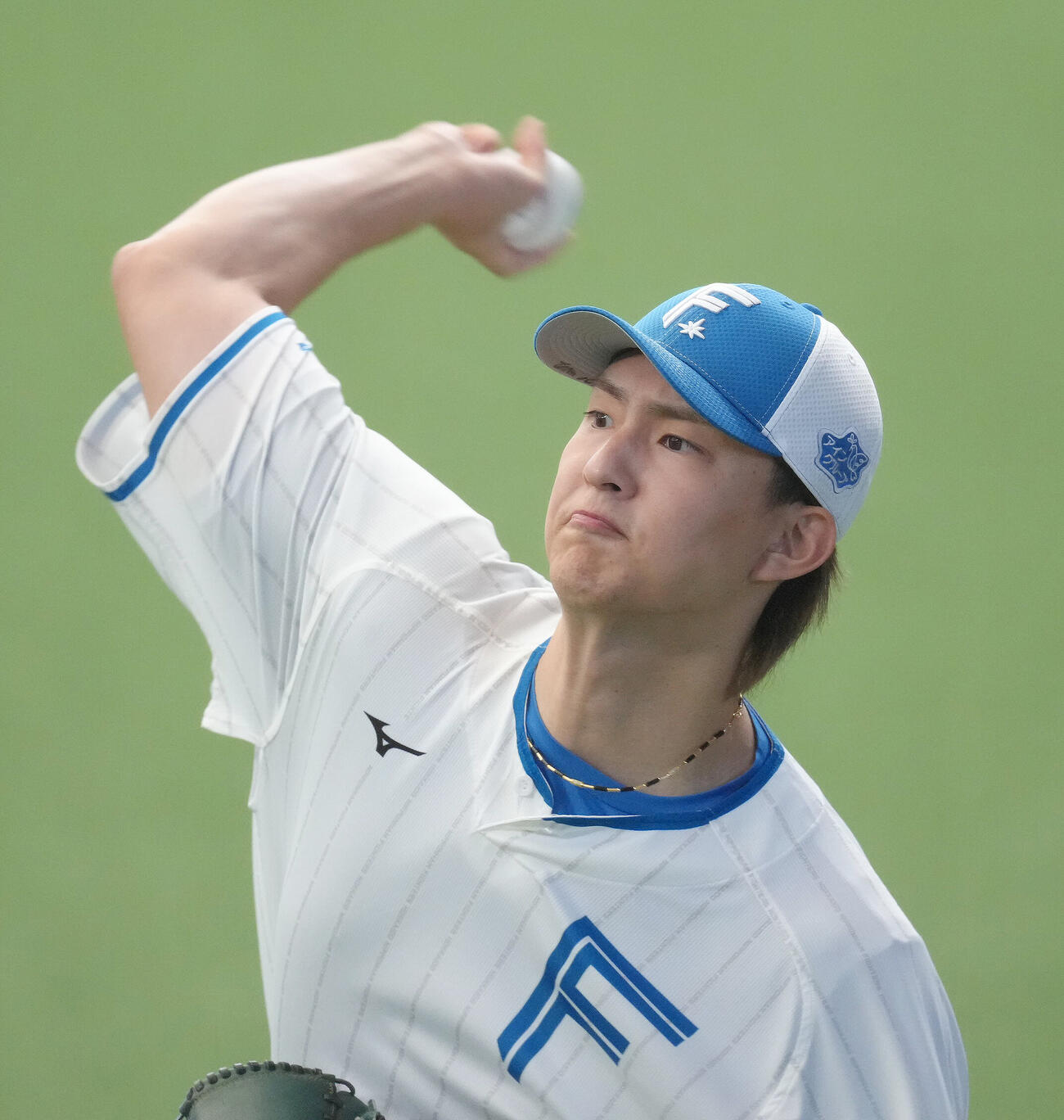 西武対日本ハム　キャッチボールで調整する日本ハム達孝太（撮影・足立雅史）
