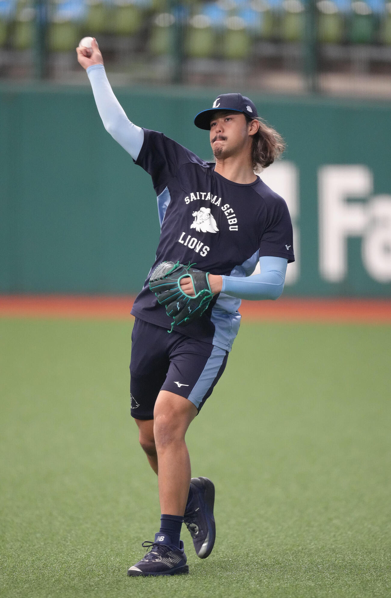 西武対日本ハム　調整する西武高橋光成（撮影・足立雅史）