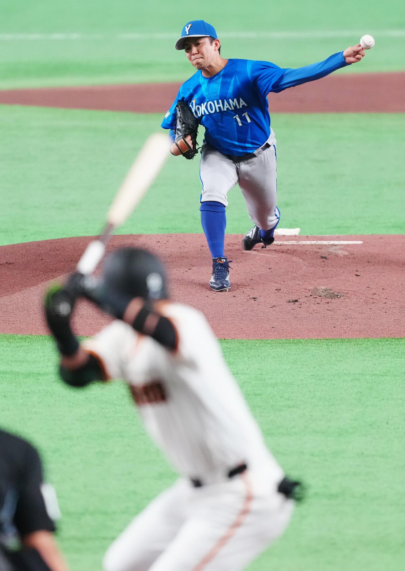 巨人対DeNA　先発し力投するDeNA東克樹（撮影・鈴木みどり）