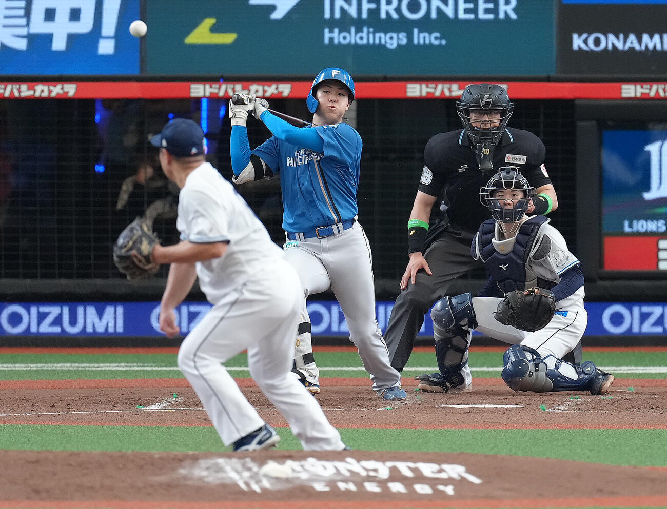 西武対日本ハム　5回表日本ハム1死、柴田獅子は中前打を放つ。投手平良海馬（撮影・足立雅史）