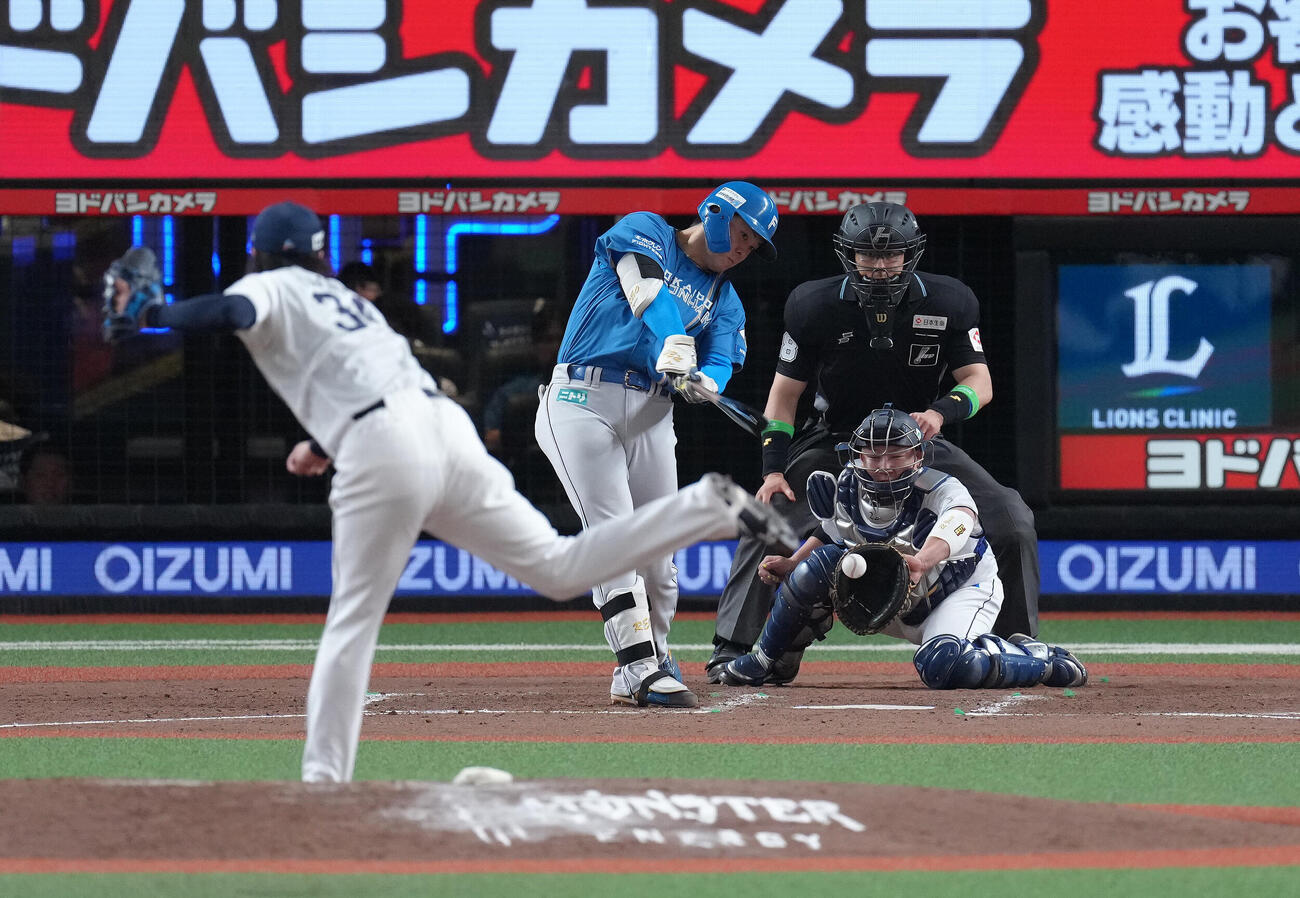 西武対日本ハム　9回表日本ハム2死二塁、柴田獅子は空振り三振に倒れる（撮影・足立雅史）
