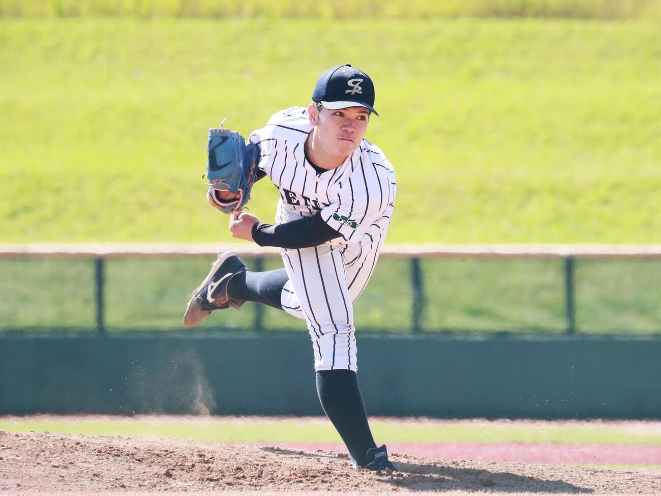 東北福祉大対仙台大　完封勝利を挙げた仙台大・大城海翔投手（撮影・高橋香奈）