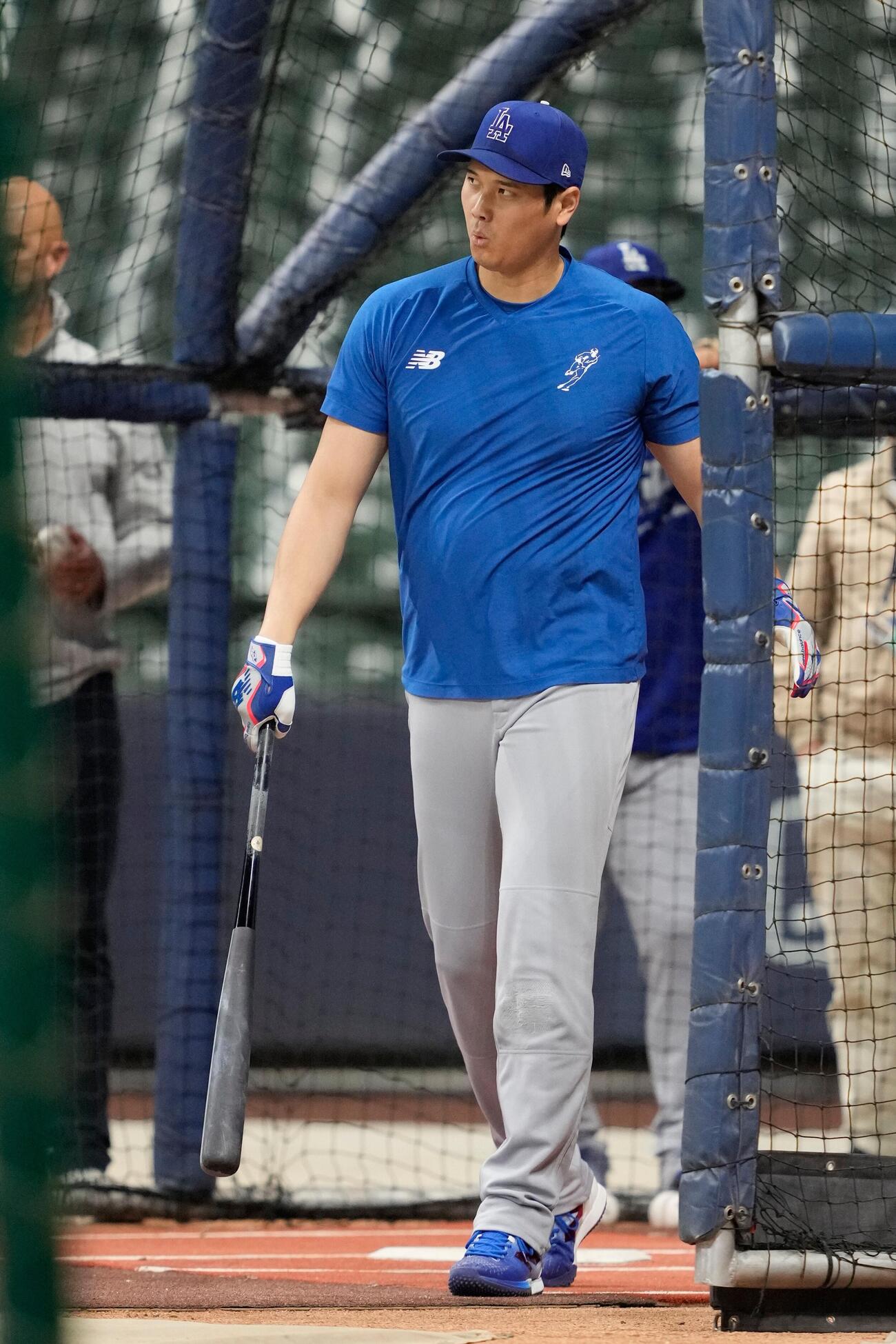 ナ・リーグ優勝決定シリーズを前日に控え、打撃練習をする大谷翔平（AP）